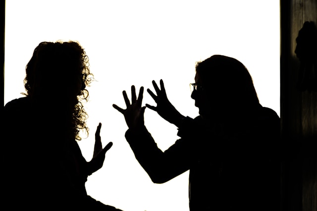 Faire face à l’agressivité des parents